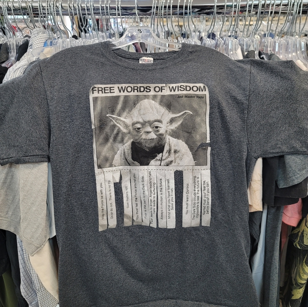 Vintage y2k Star Wars Yoda T Shirt